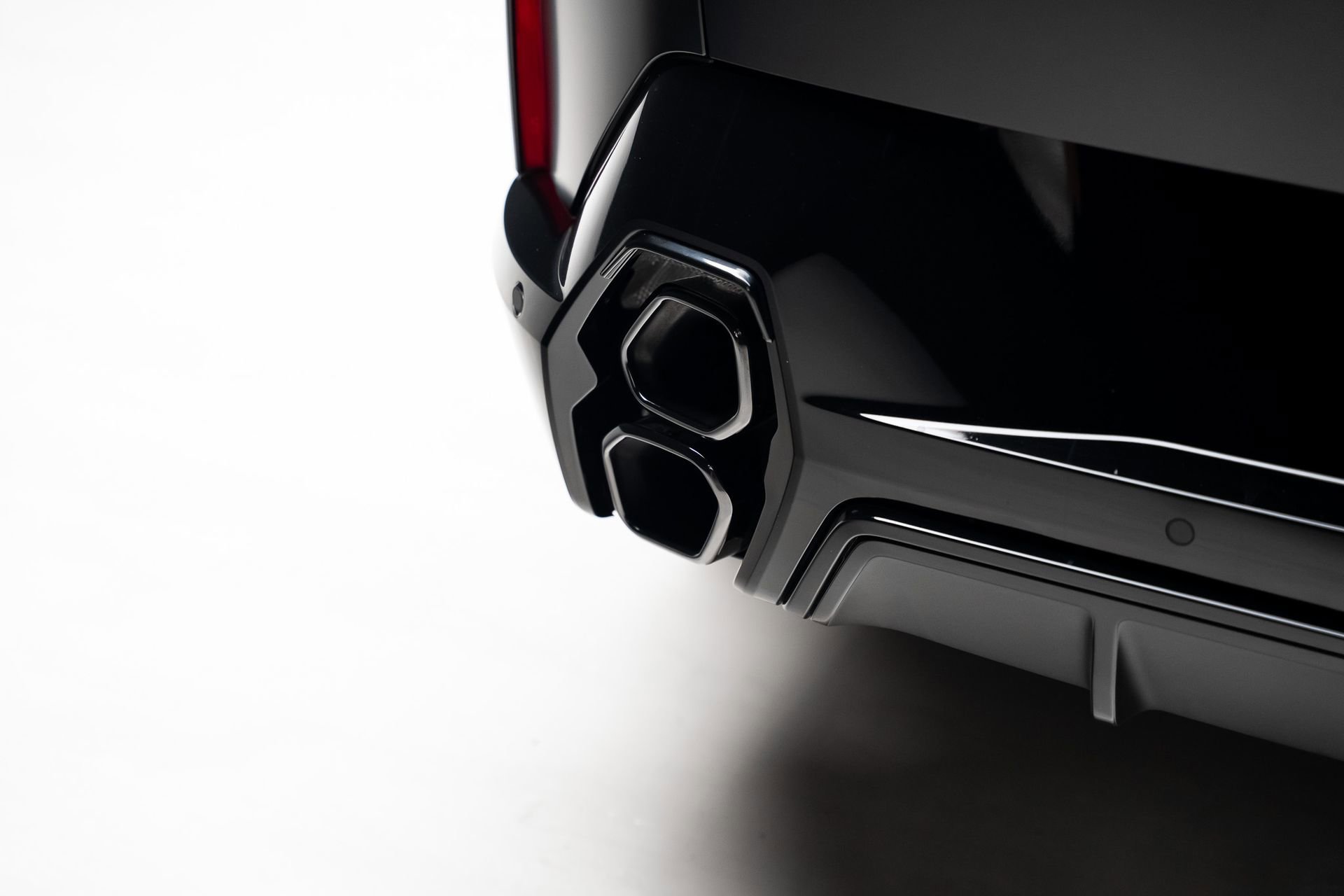 Used 2024 BMW XM Label Red image 33