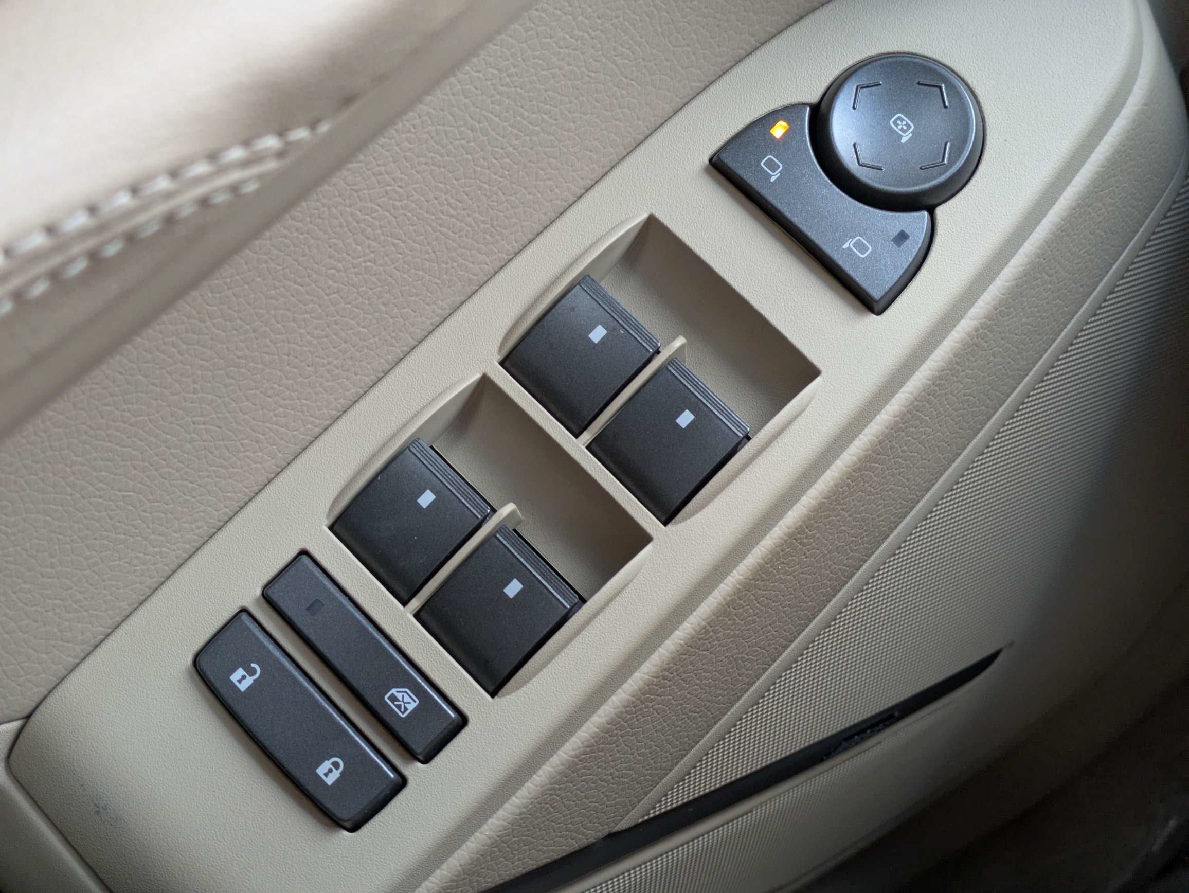 Used 2013 Cadillac CTS Luxury RWD image 16