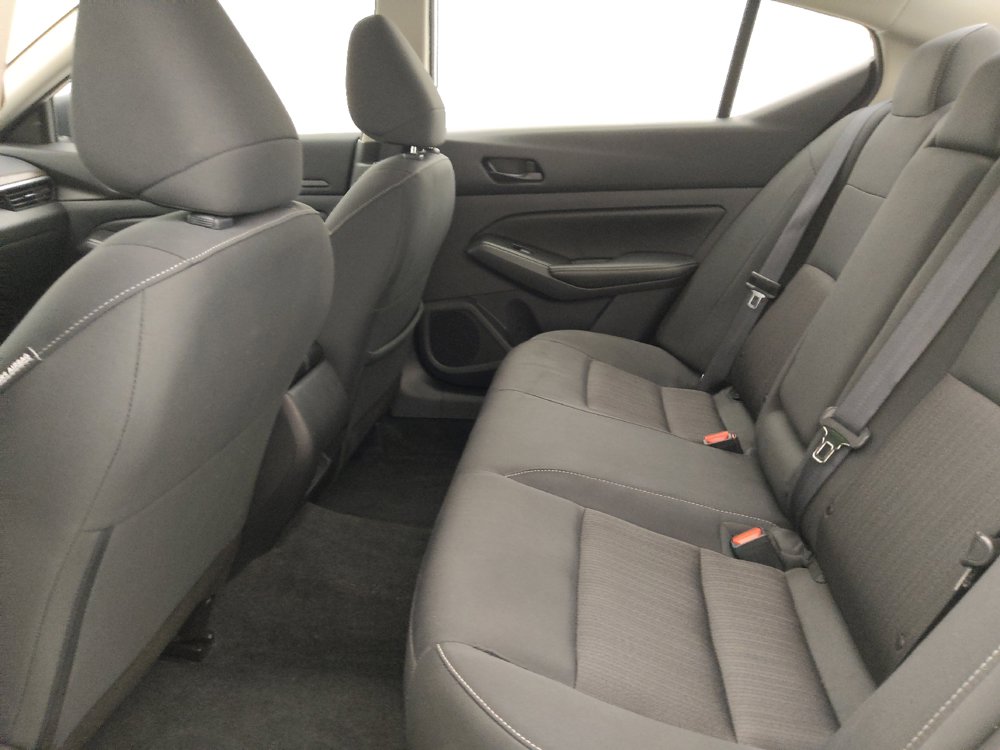 Used 2025 Nissan Altima 2.5 SV FWD image 18