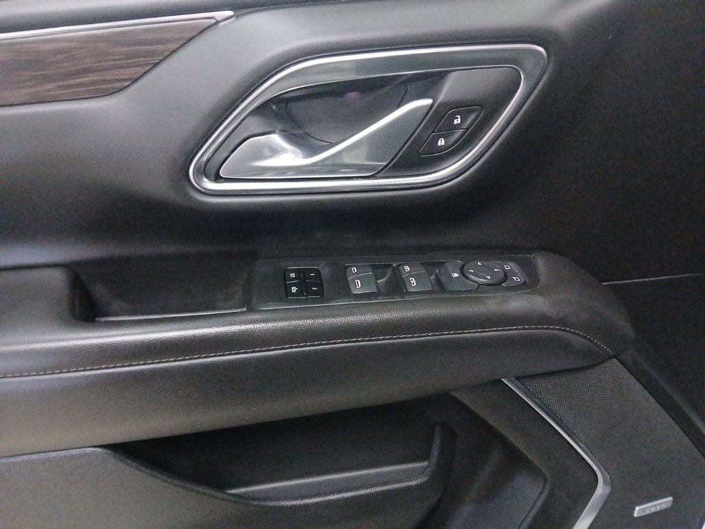 Used 2024 Chevrolet Suburban LT image 18