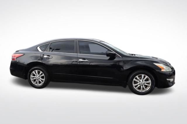 Used 2014 Nissan Altima 2.5 S w/ Sport Value Package image 9
