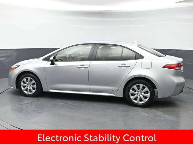 Certified 2026 Toyota Corolla LE AWD/4WD image 4