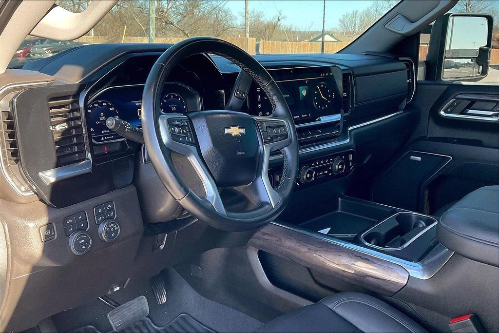 Used 2024 Chevrolet Silverado 2500 LTZ w/ LTZ Convenience Package image 13