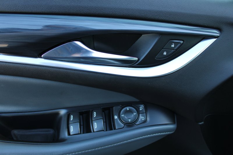 Used 2022 Buick Enclave Essence image 16