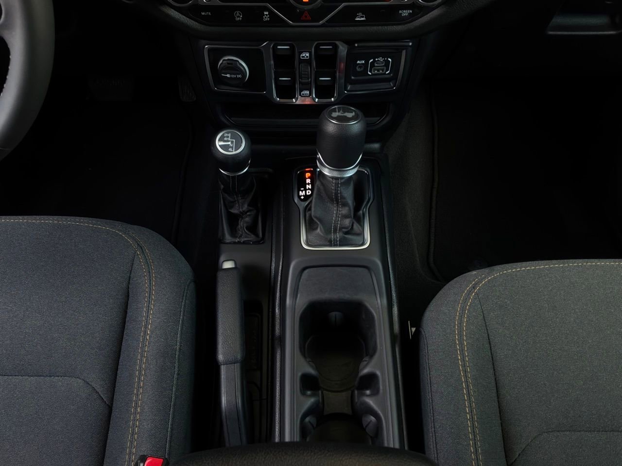 Used 2025 Jeep Wrangler Unlimited Sport AWD/4WD image 14