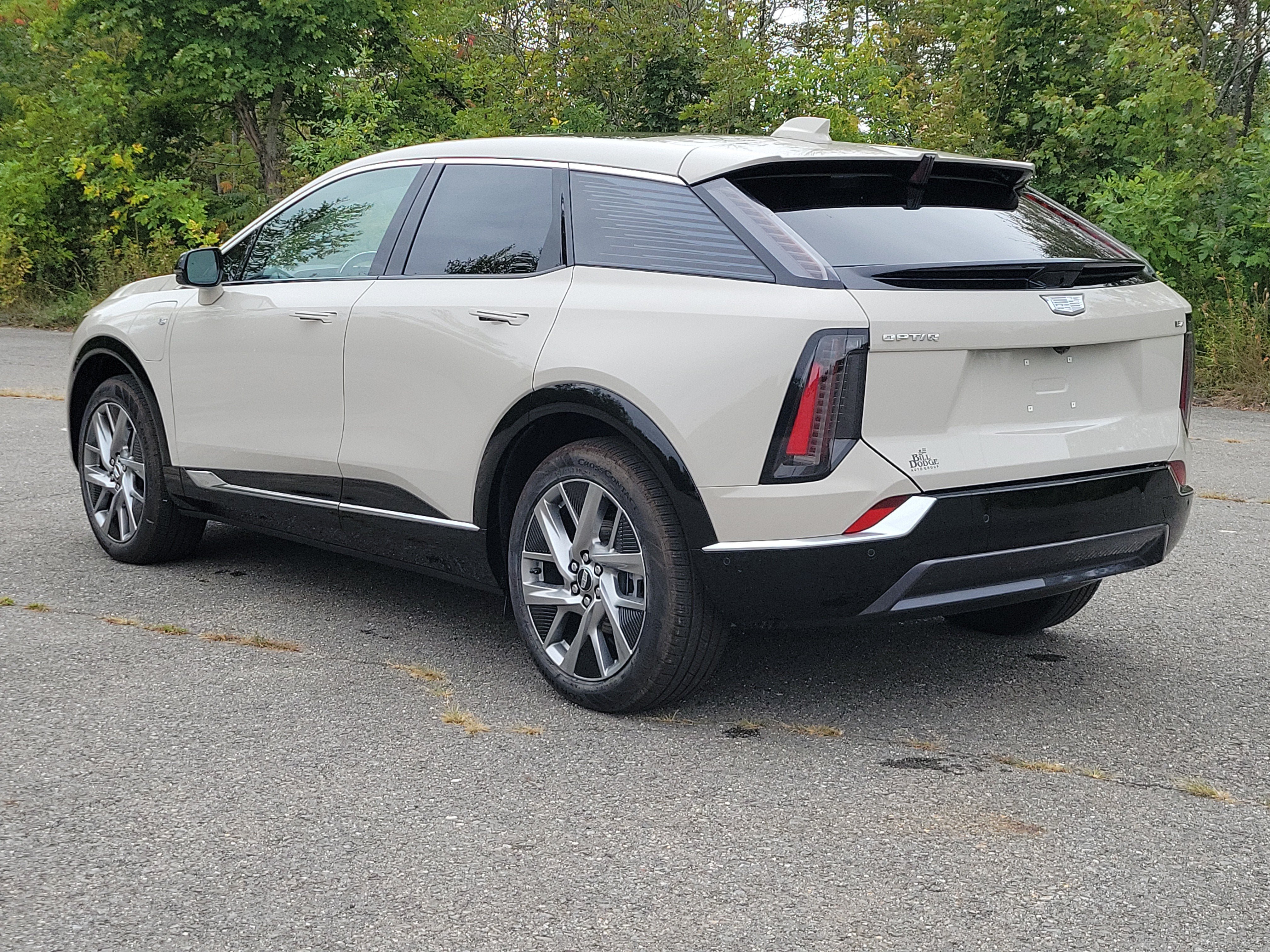New 2027 Cadillac Optiq Premium Luxury w/ LPO, Floor Liner Package AWD/4WD image 5