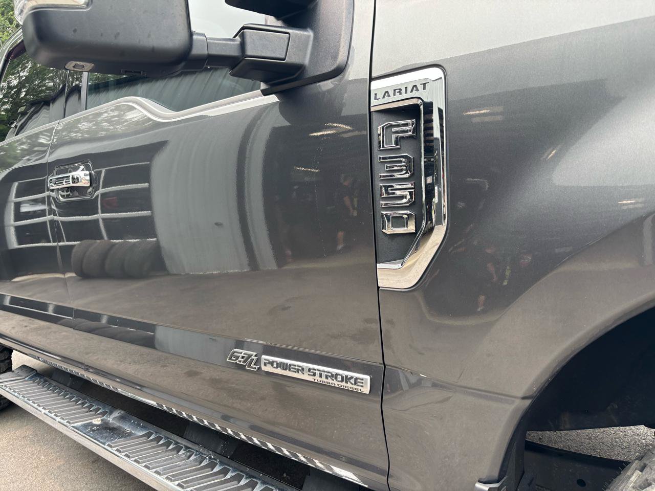 Used 2019 Ford F350 Lariat w/ Lariat Ultimate Package AWD/4WD image 16