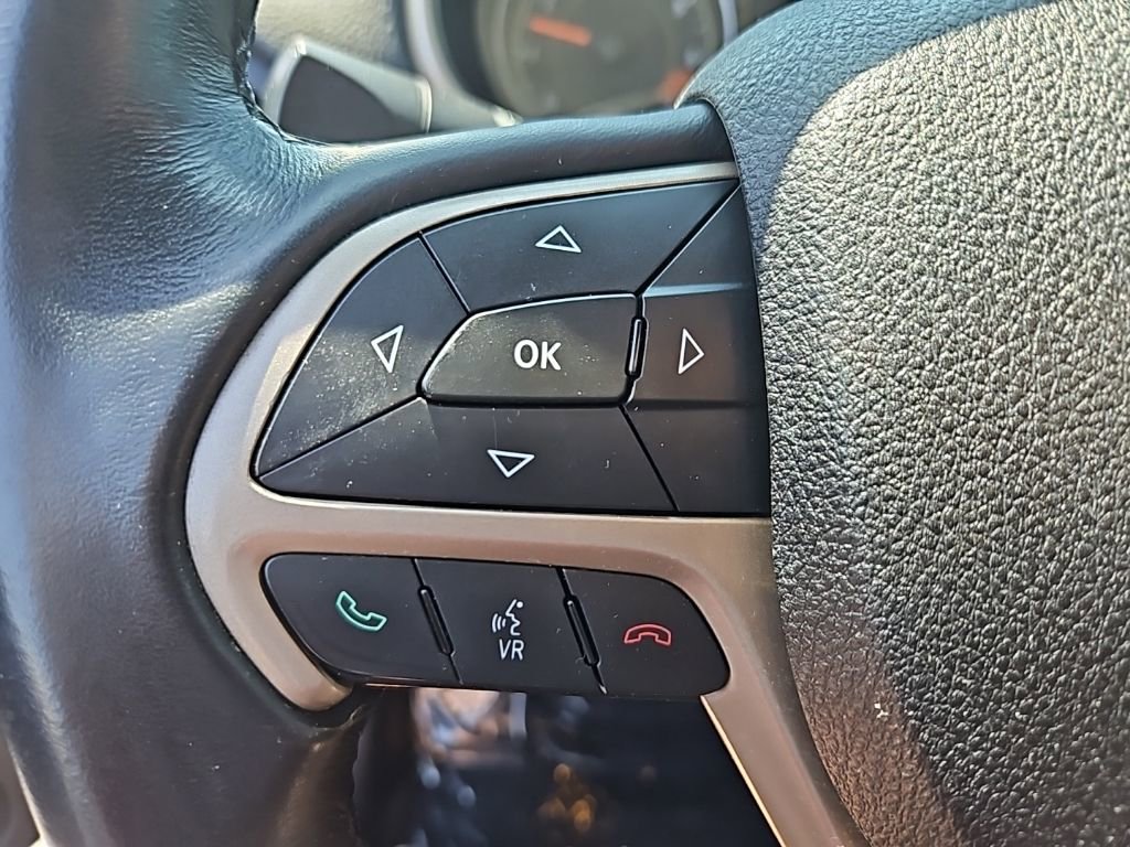 Used 2015 Jeep Cherokee Latitude image 16
