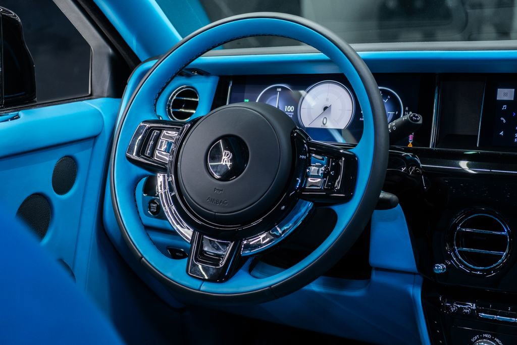 Used 2025 Rolls-Royce Phantom Sedan image 60