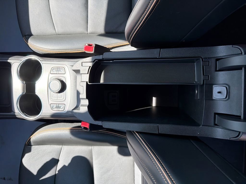 Used 2023 GMC Terrain AT4 image 34