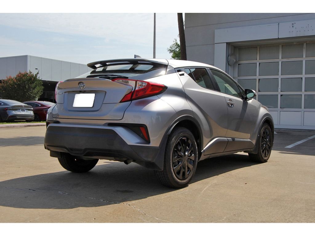 Used 2019 Toyota C-HR LE FWD image 4
