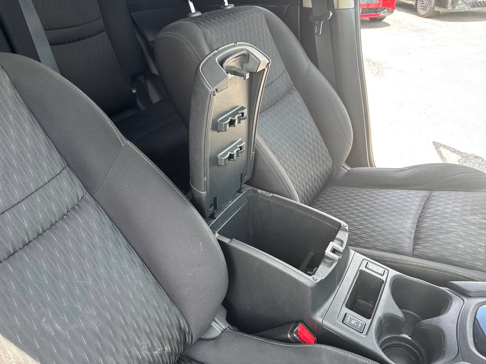 Used 2019 Nissan Rogue SV AWD/4WD image 42