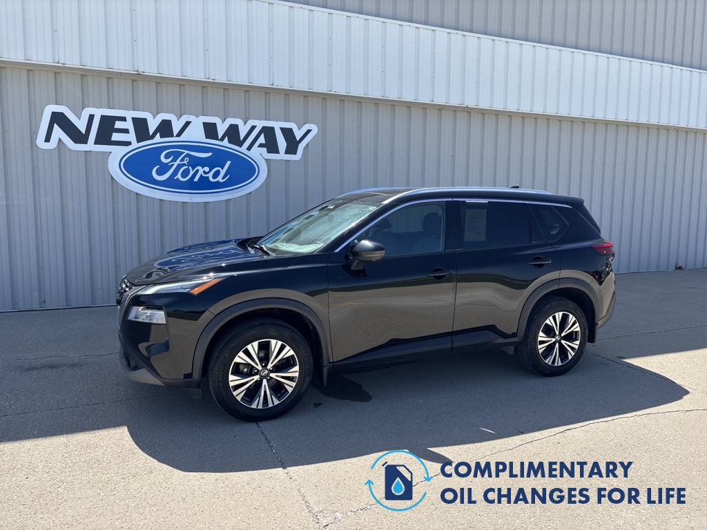 Used 2021 Nissan Rogue SV image 1