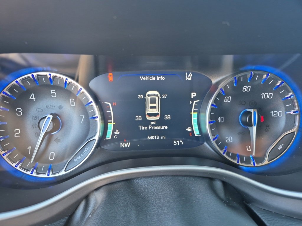 Certified 2024 Chrysler Pacifica Touring-L image 41