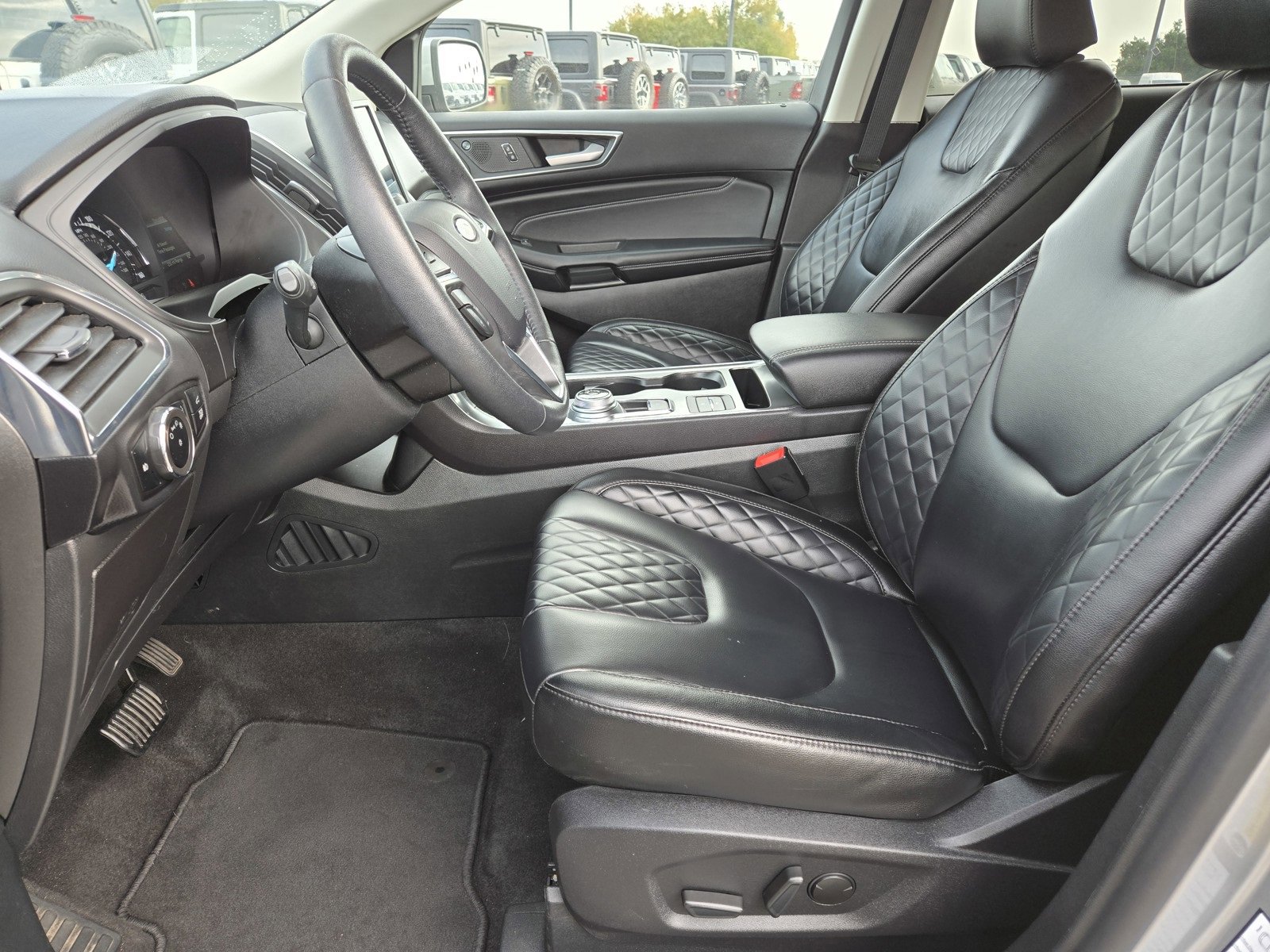 Used 2024 Ford Edge Titanium image 23