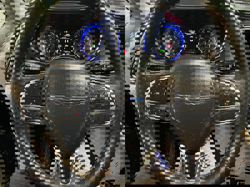 Used 2020 Chrysler Pacifica Touring-L image 8