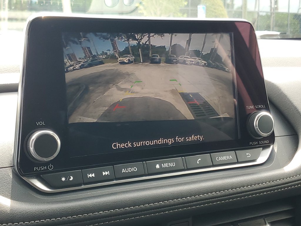 Certified 2025 Nissan Rogue SV FWD image 24