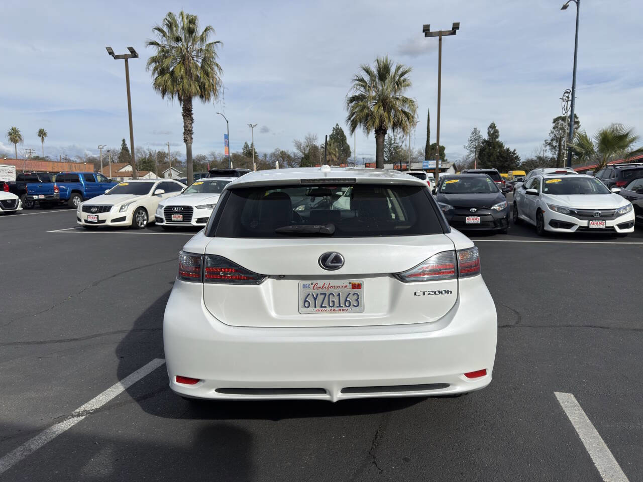 Used 2013 Lexus CT 200h w/ Premium Pkg w/Navigation FWD image 4