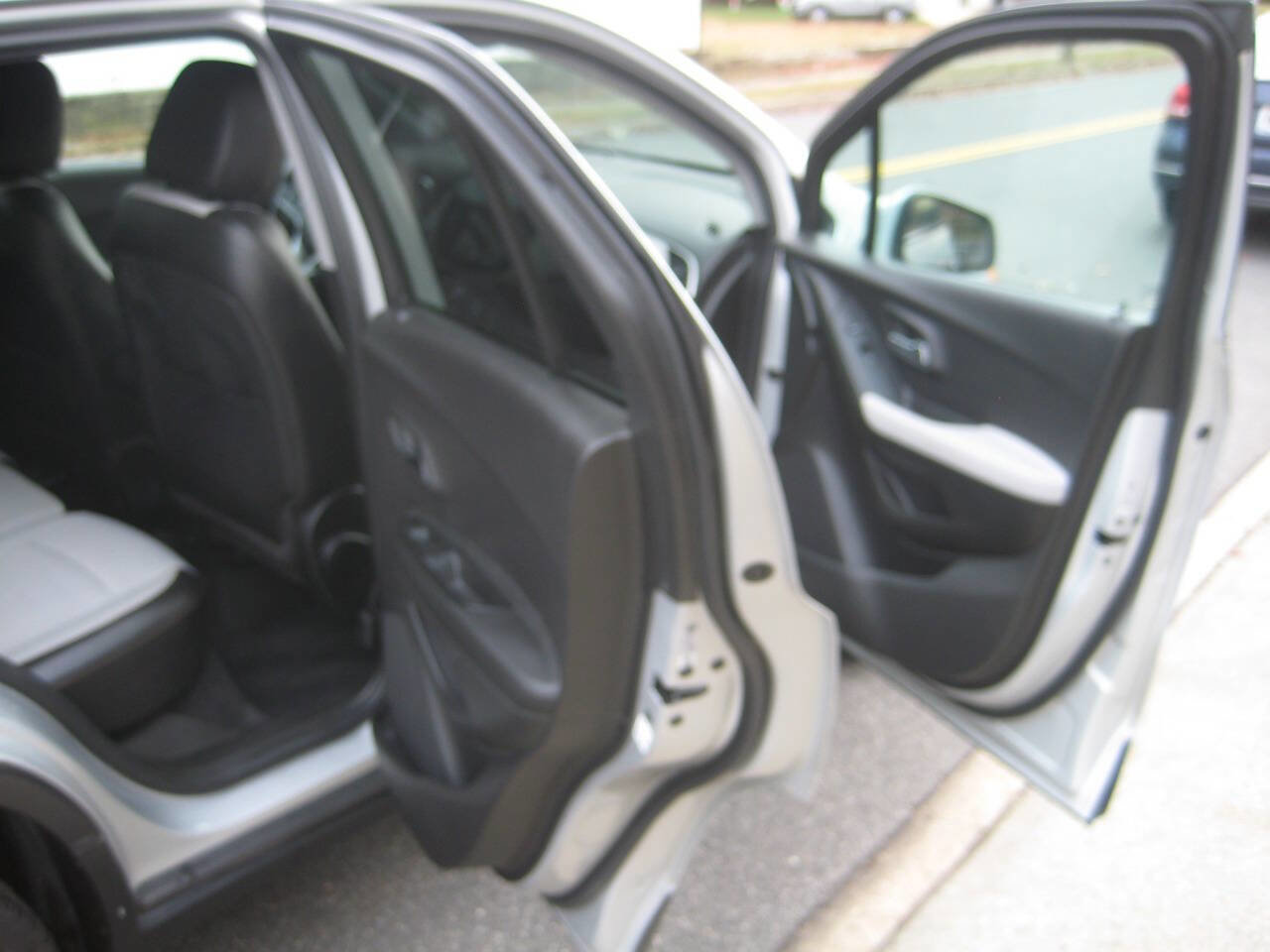 Used 2019 Chevrolet Trax LT w/ Driver Confidence Package image 16