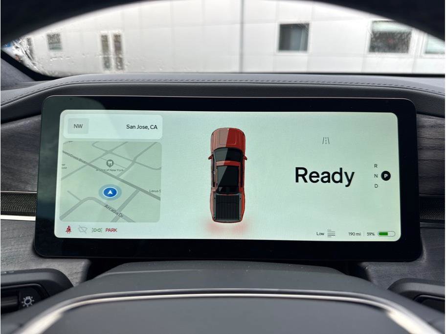 Used 2022 Rivian R1T Adventure image 11