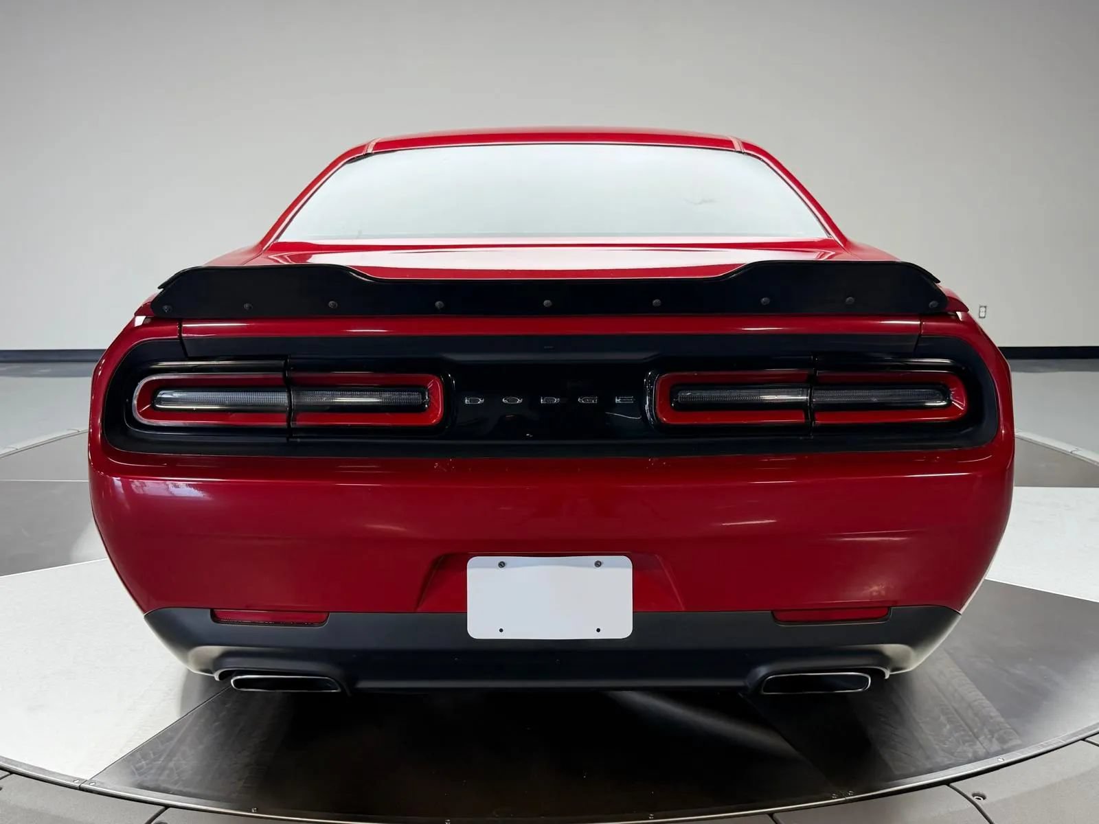 Used 2016 Dodge Challenger R/T RWD image 5