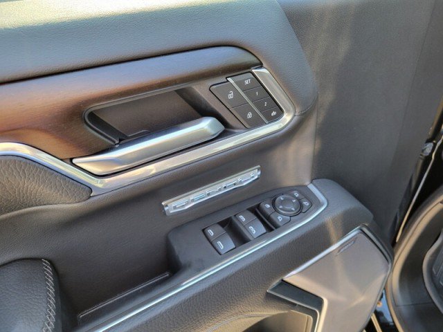 Used 2025 GMC Sierra 1500 Denali w/ Technology Package AWD/4WD image 14