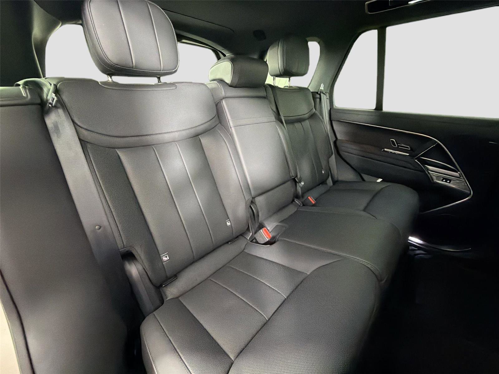 Certified 2025 Land Rover Range Rover SE AWD/4WD image 27