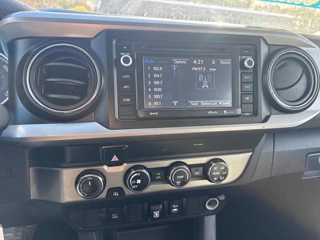 Used 2019 Toyota Tacoma SR5 AWD/4WD image 15