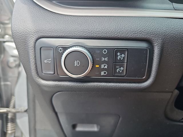 Used 2023 Ford Explorer XLT w/ Equipment Group 202A RWD image 31