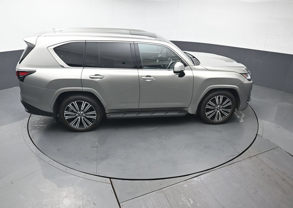 Used 2023 Lexus LX 600 4WD w/ Luxury Package image 48