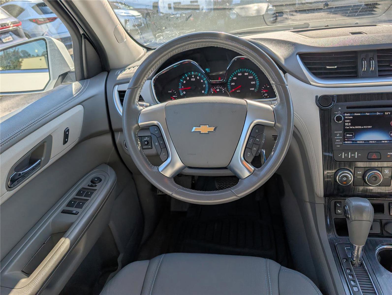 Used 2017 Chevrolet Traverse LT w/ Style and Technology Package image 17