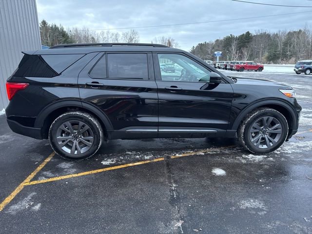 Used 2023 Ford Explorer XLT w/ Equipment Group 202A image 4