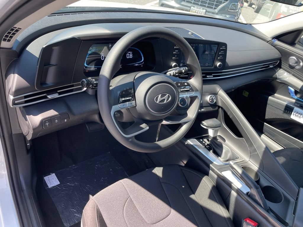 New 2026 Hyundai Elantra SE FWD image 9