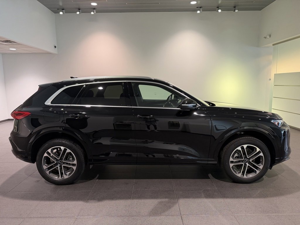 Used 2025 Audi Q5 Premium w/ Convenience Package image 28