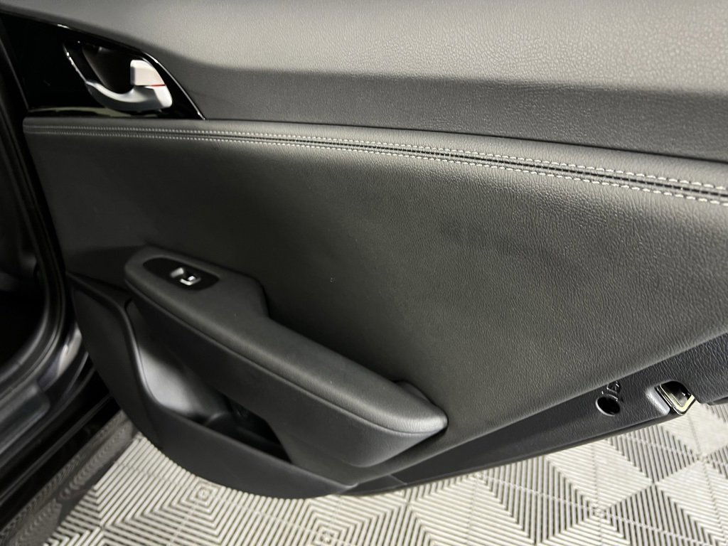 Used 2021 Kia Stinger GT-Line image 30