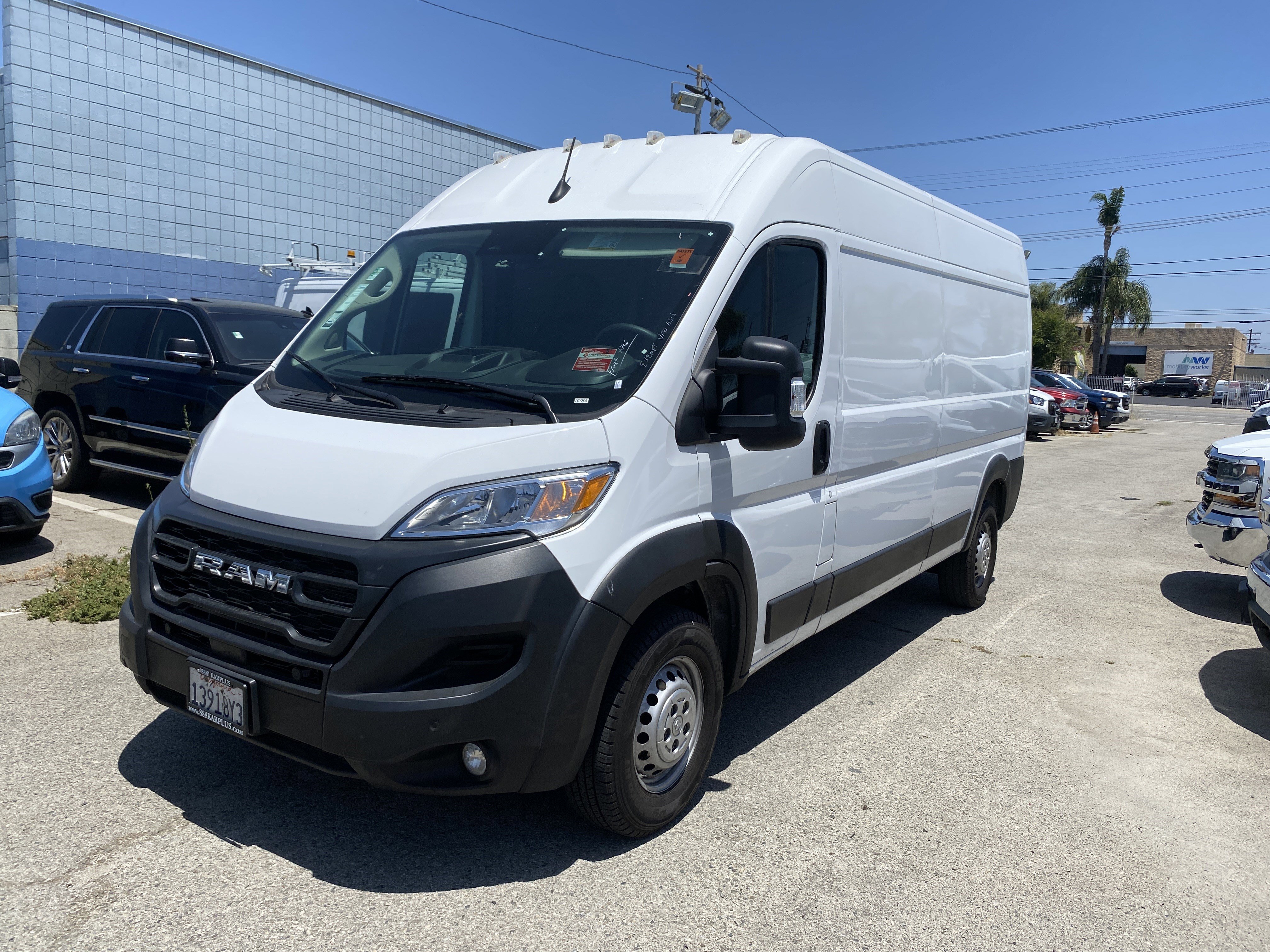 Used 2024 RAM ProMaster 2500 w/ Safety Group FWD image 2