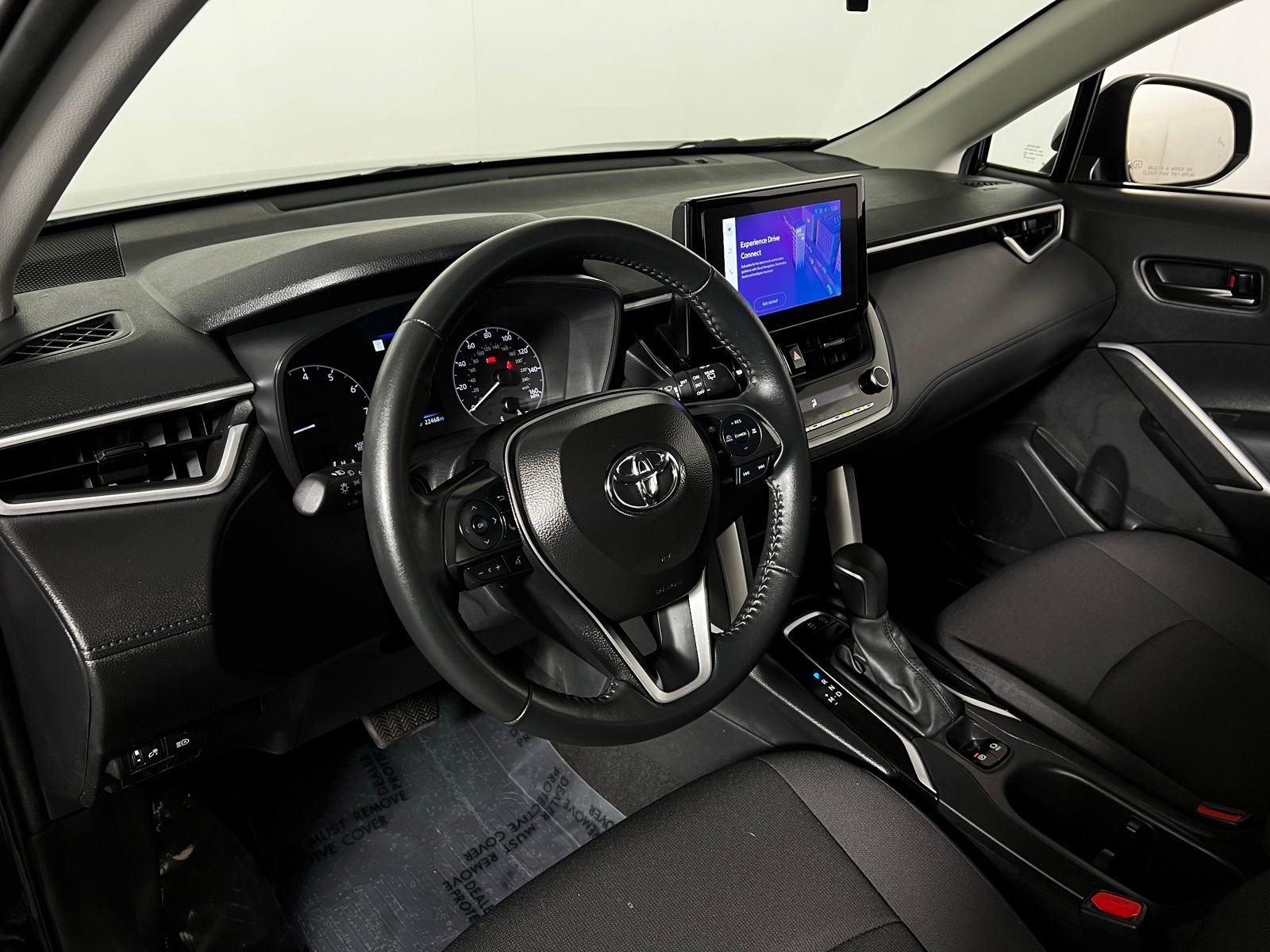 Certified 2025 Toyota Corolla Cross LE image 12