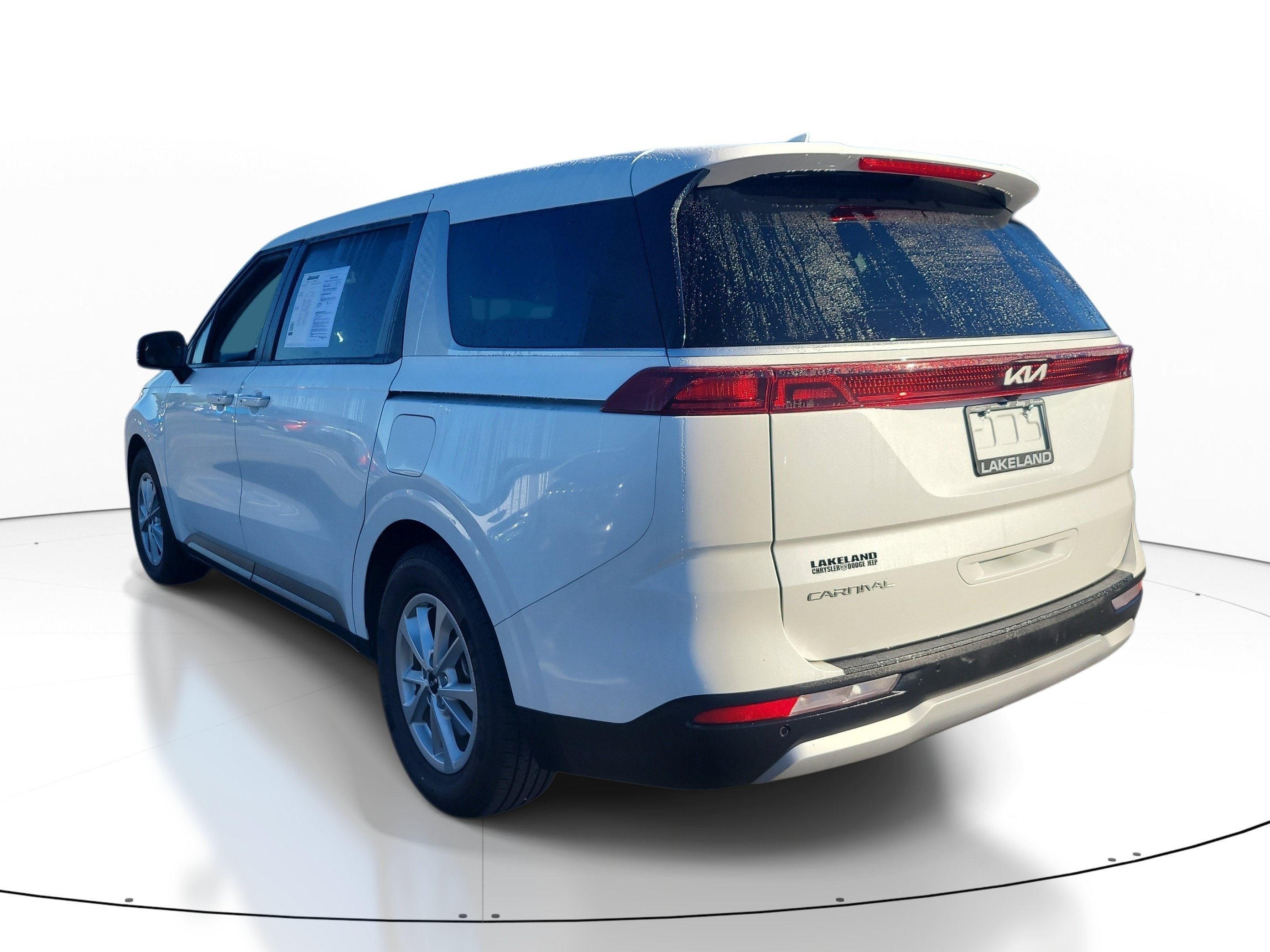 Used 2024 Kia Carnival LX FWD image 6