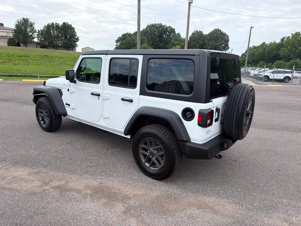 Used 2024 Jeep Wrangler Unlimited Sport AWD/4WD image 5