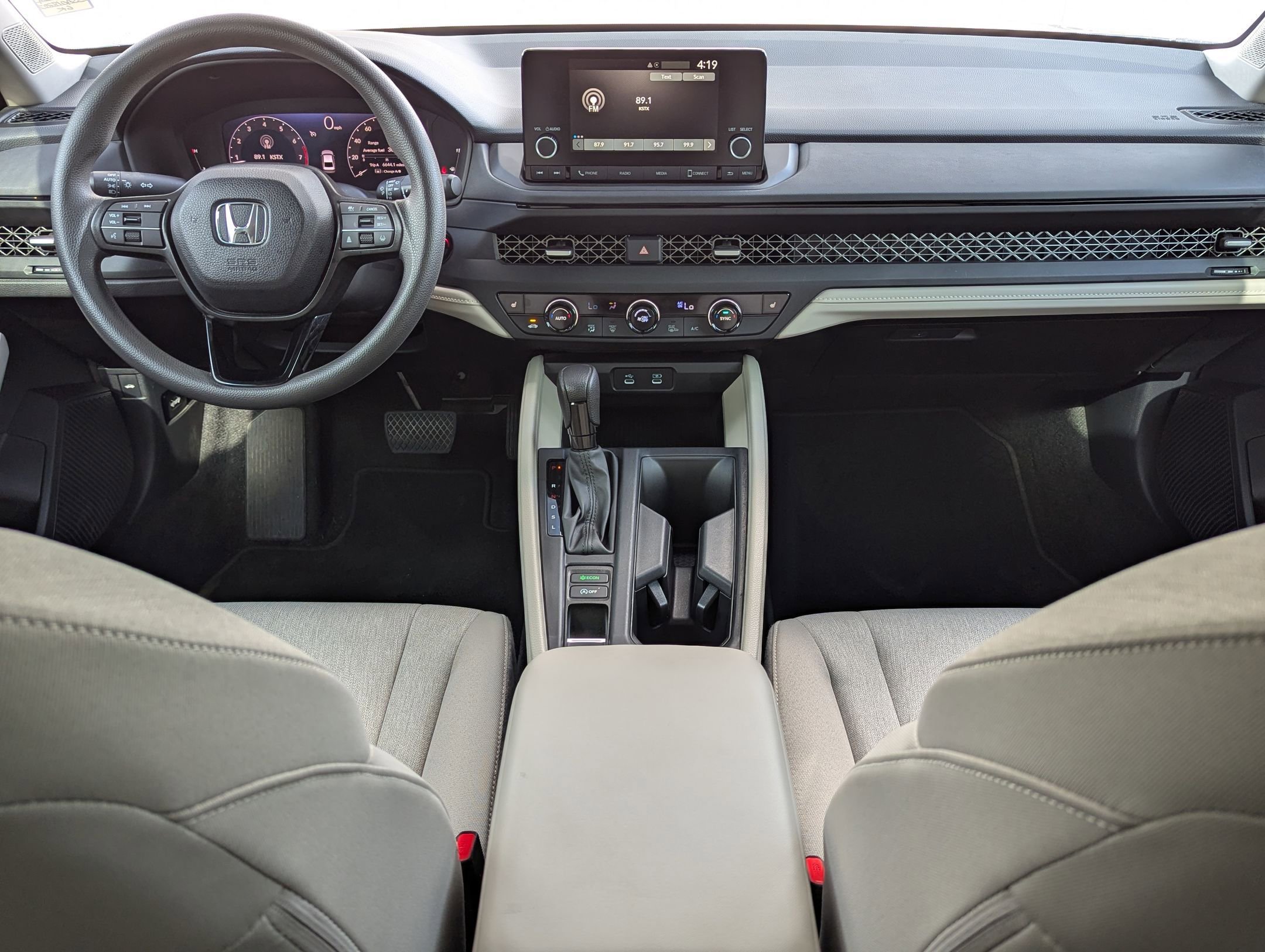 Used 2025 Honda Accord SE image 17