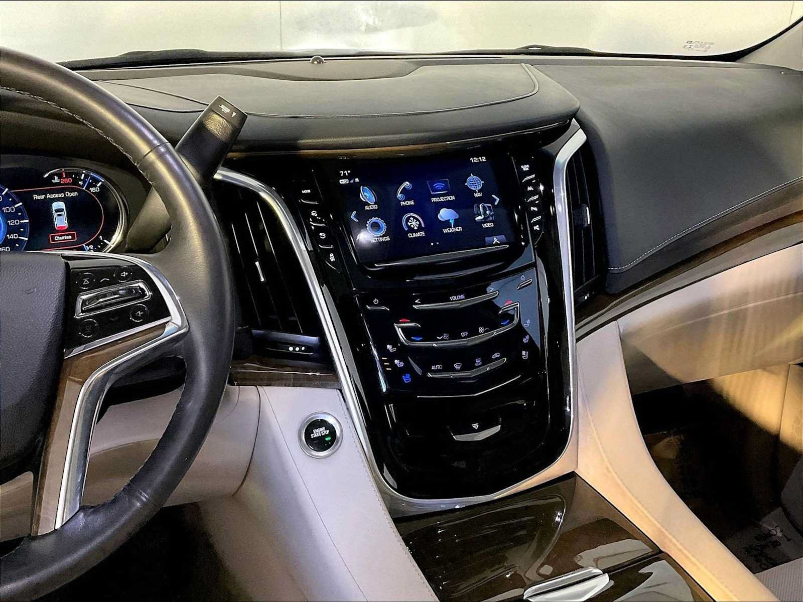 Used 2019 Cadillac Escalade ESV Premium Luxury w/ LPO, Radiant Package AWD/4WD image 16