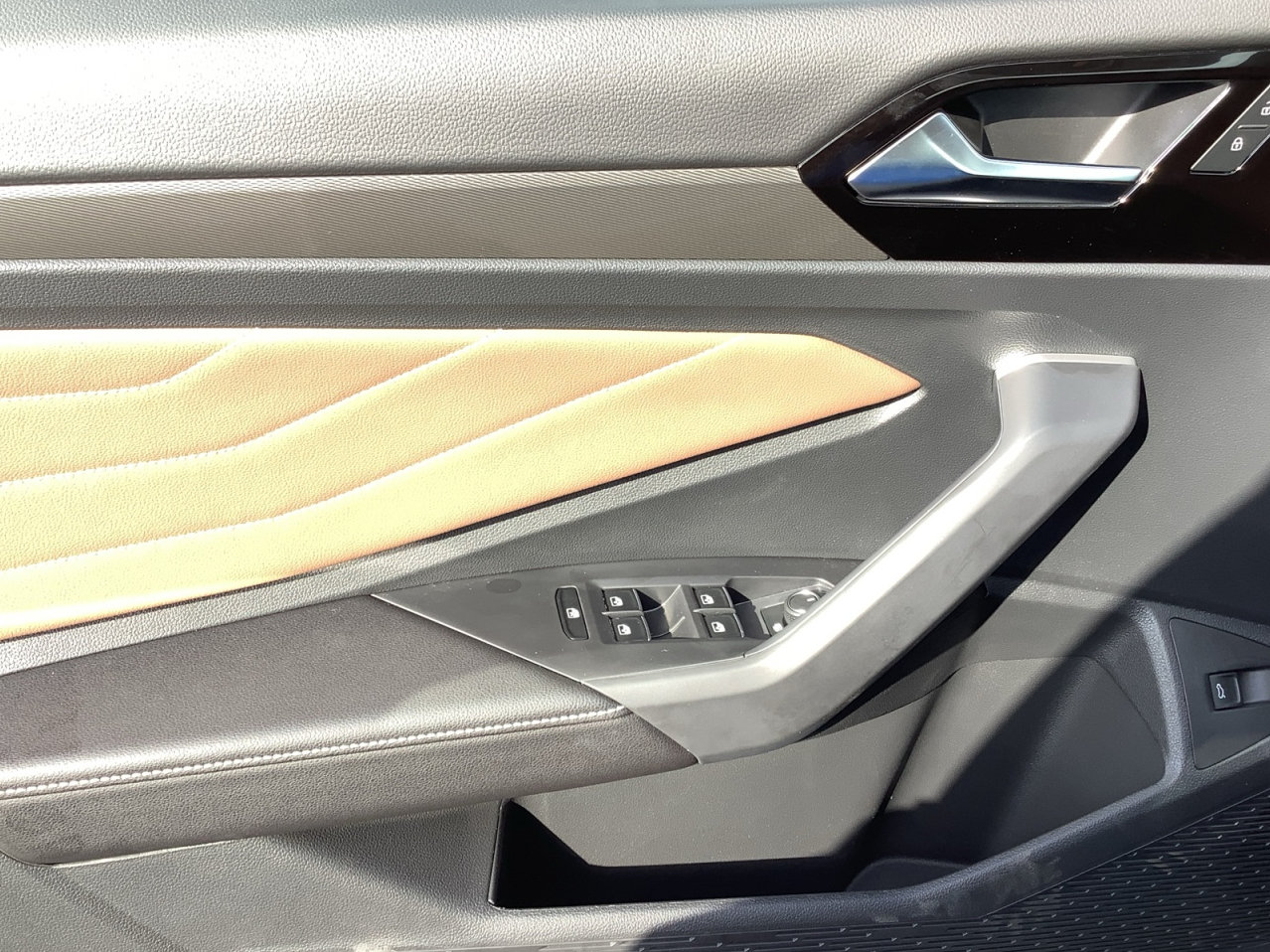 New 2027 Volkswagen Jetta SEL FWD image 28