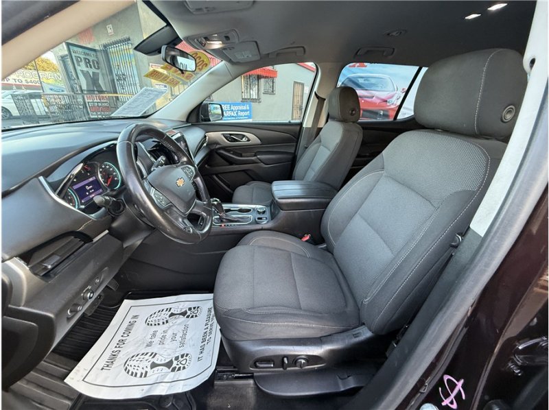 Used 2020 Chevrolet Traverse LT FWD image 18