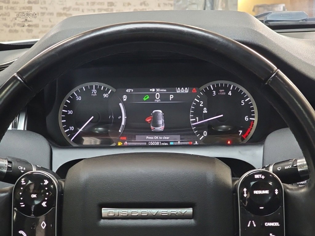 Used 2020 Land Rover Discovery Sport image 21