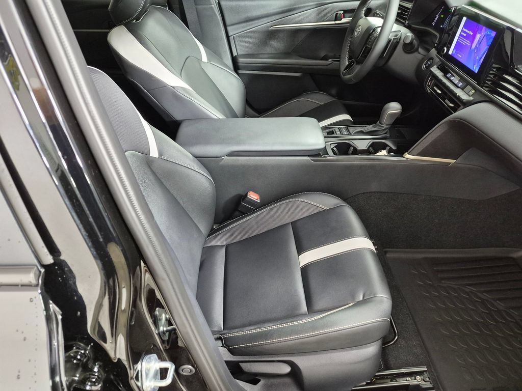 Used 2026 Toyota Camry SE FWD image 27