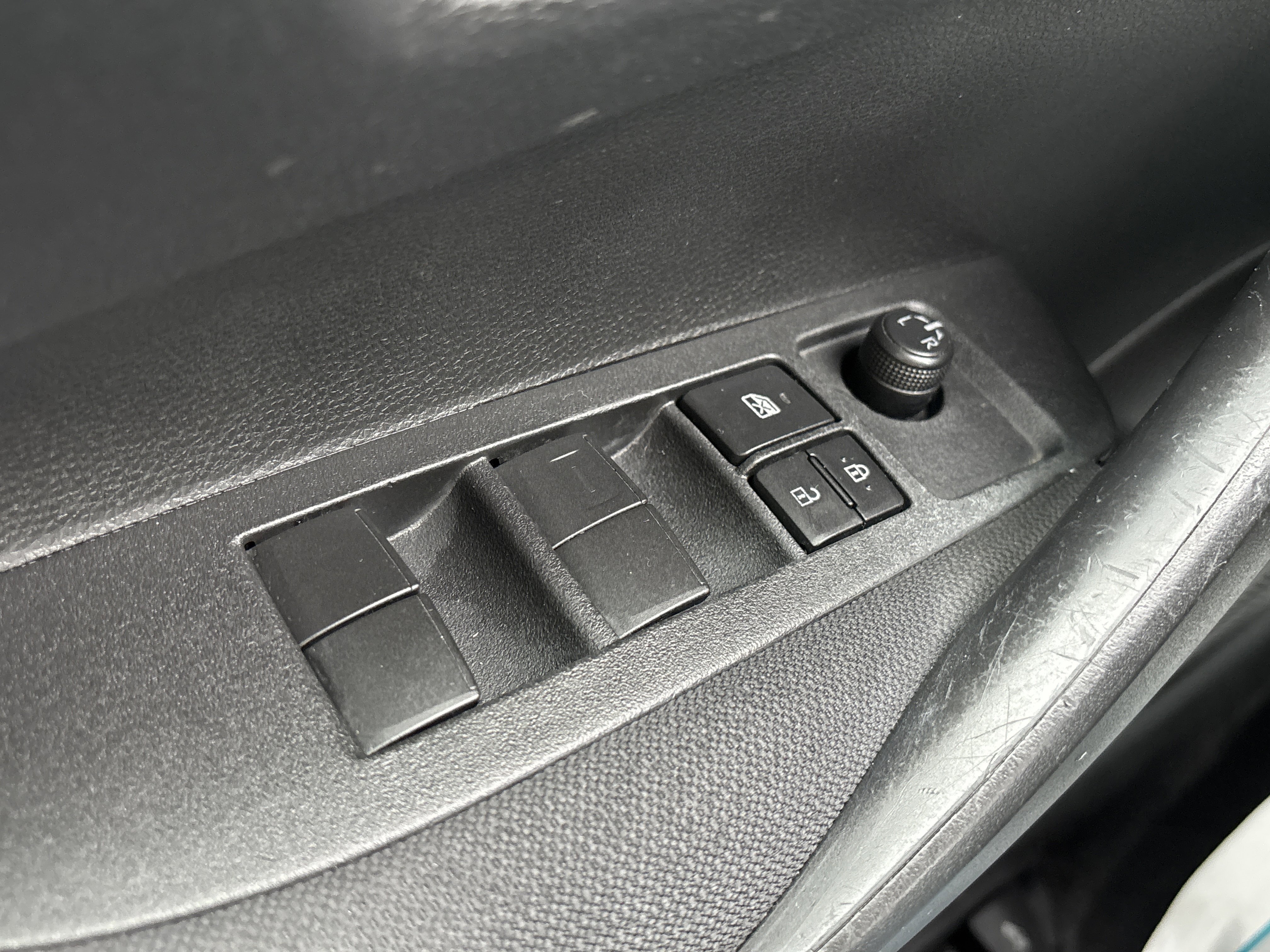 Used 2022 Toyota Corolla LE FWD image 27