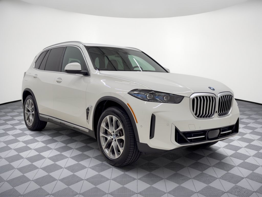 Certified 2024 BMW X5 xDrive50e w/ Premium Package AWD/4WD image 7