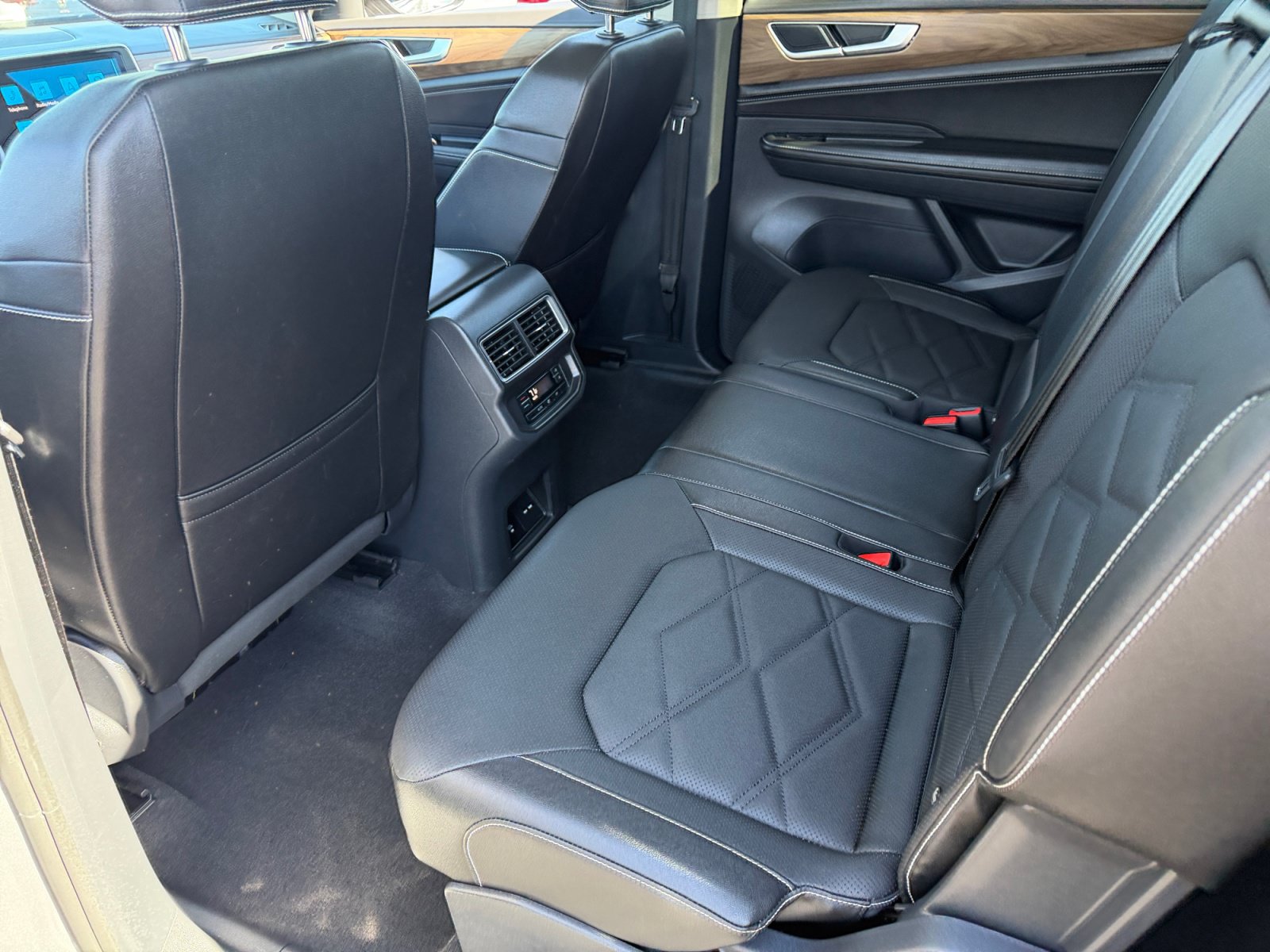 Used 2026 Volkswagen Atlas SE FWD image 17