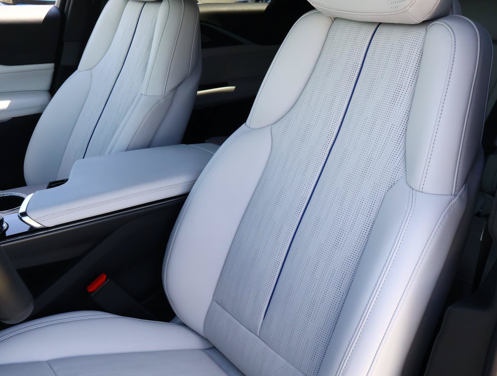 Used 2026 Cadillac Lyriq Premium Sport w/ LPO, Floor Liner Package RWD image 18