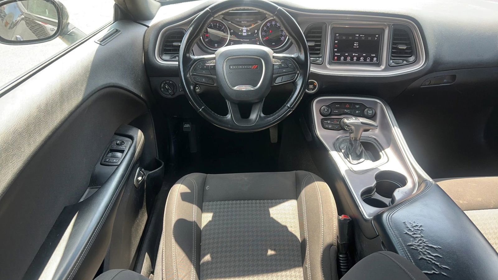 Used 2021 Dodge Challenger SXT w/ Driver Convenience Group RWD image 5